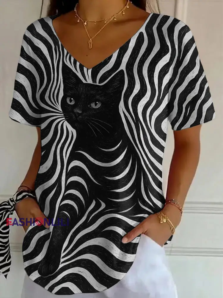 Women’s Black Cat Stripes Print Casual V-Neck Tee Black / S
